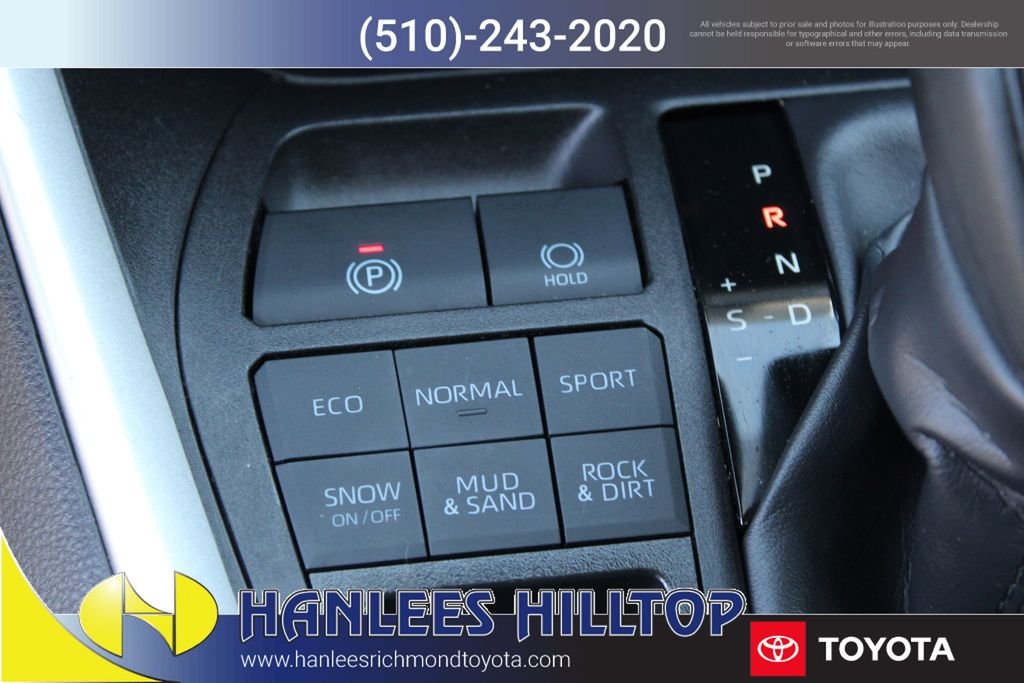 2025 Toyota RAV4 XLE - Photo 20
