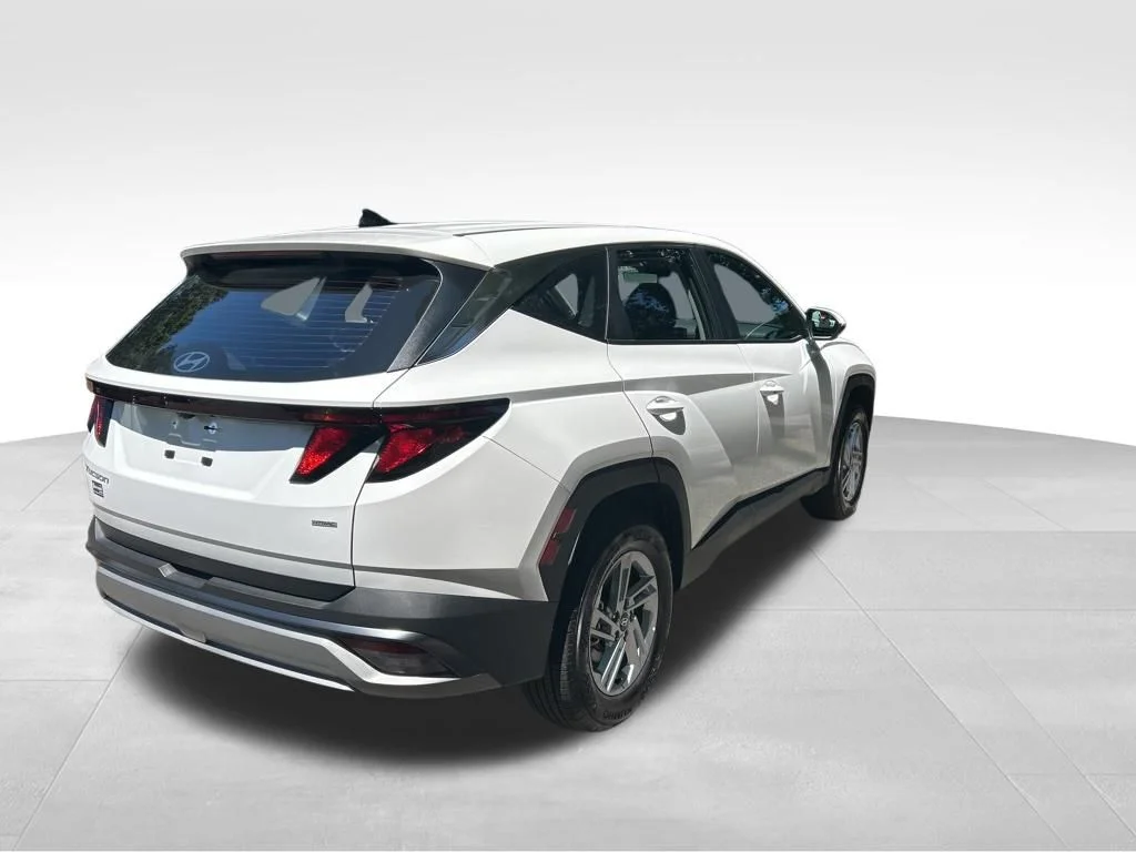 Used 2026 White Hyundai SE image 5