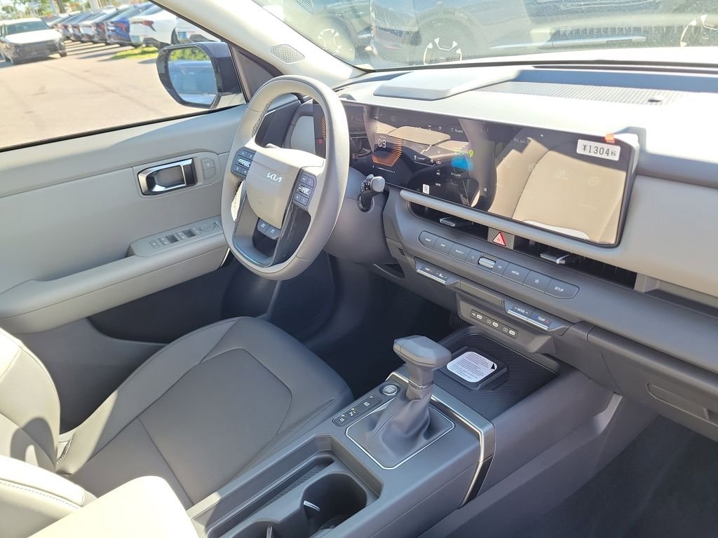 New 2027 Silver Kia EX image 8