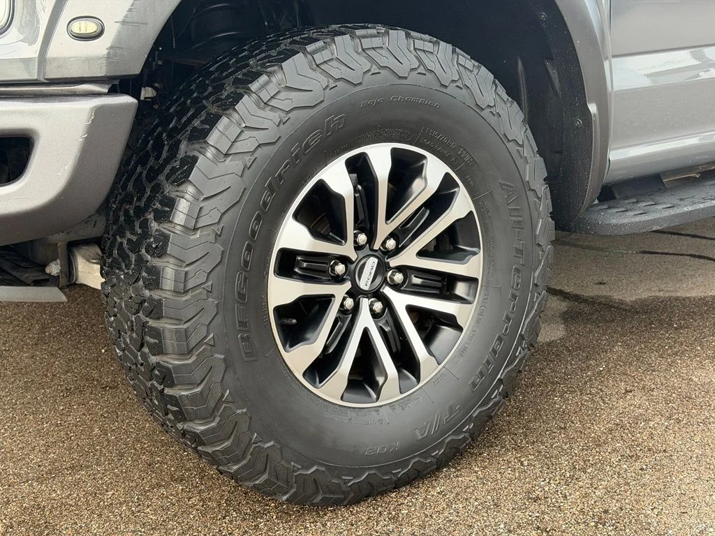 Used 2020 Gray Ford Raptor image 27