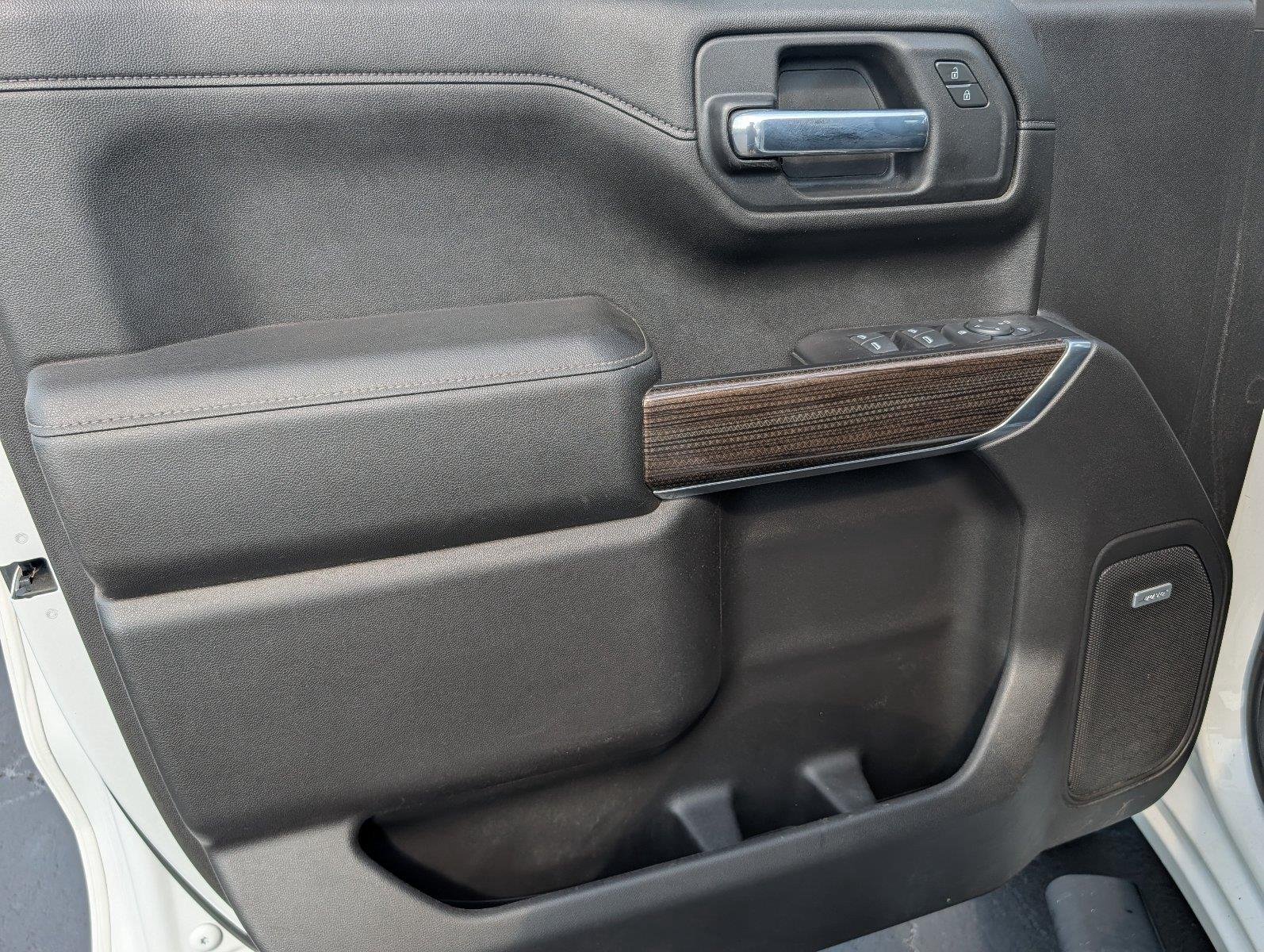 Used 2021 SUMMIT WHITE Chevrolet LT Trail Boss image 16