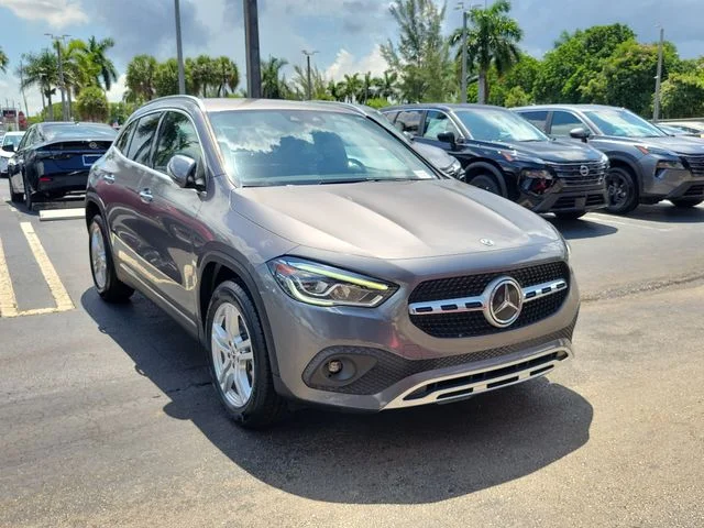 Used 2023 Gray Mercedes-Benz GLA 250 image 3