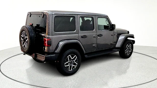 New 2026 Granite Crystal Metallic Clear-Coat Exterior Paint Jeep Sahara image 9