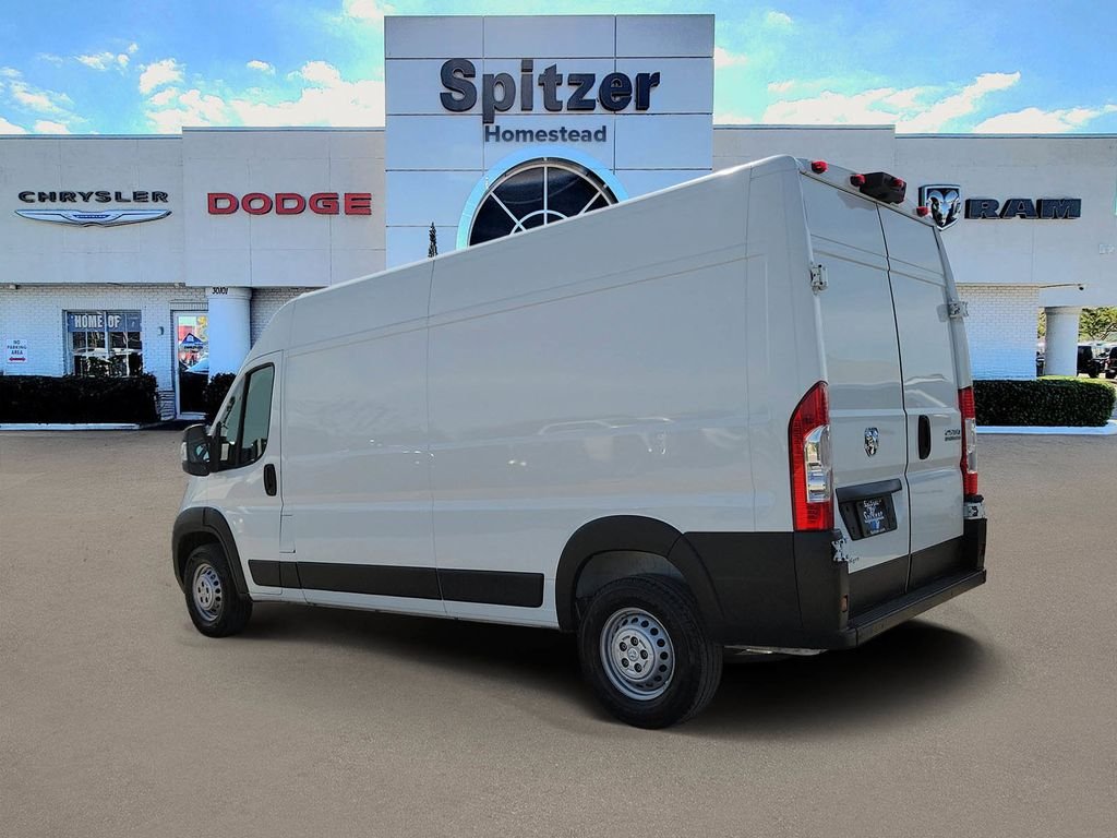 Used 2025 White Ram High Roof image 3