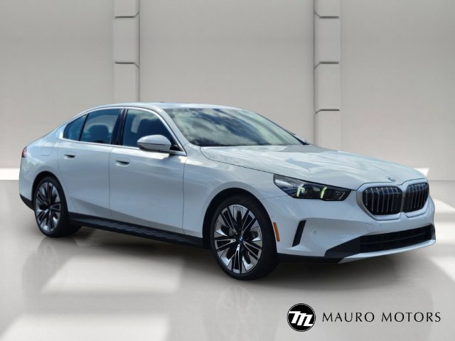 New 2027 White BMW 530i xDrive image 7