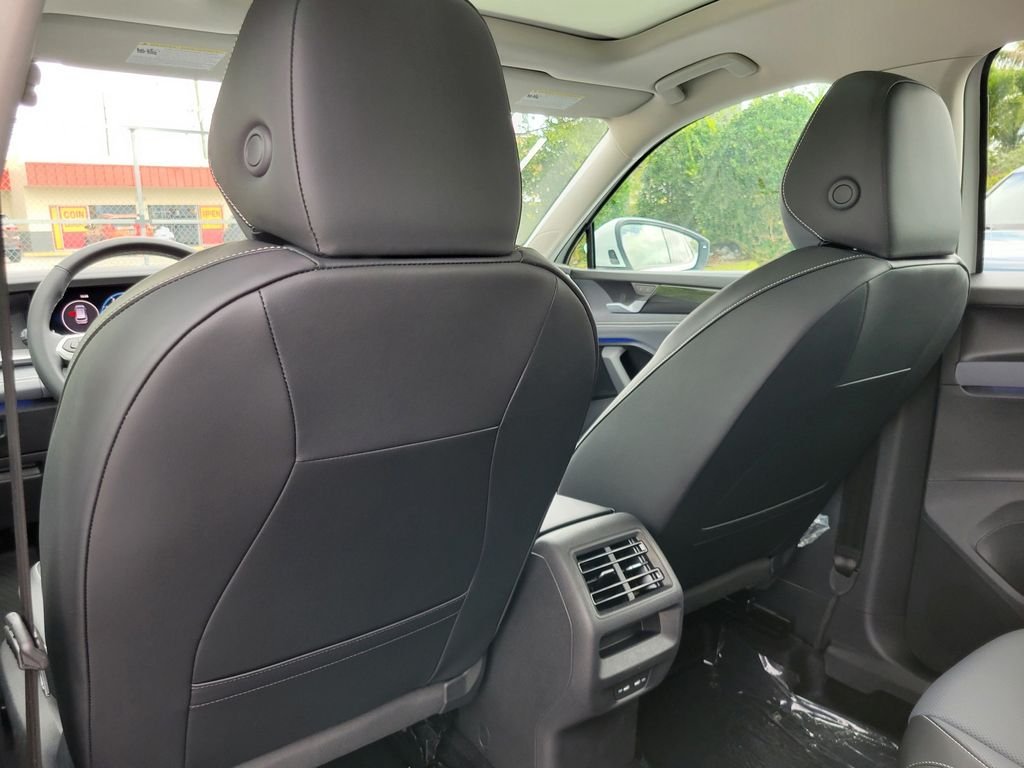 New 2026 White/off-white Volkswagen 2.0T SE image 7
