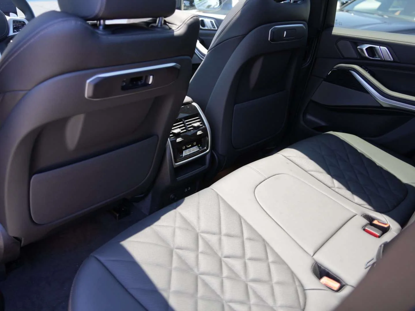 New 2026 Black Sapphire Metallic BMW xDrive40i image 10