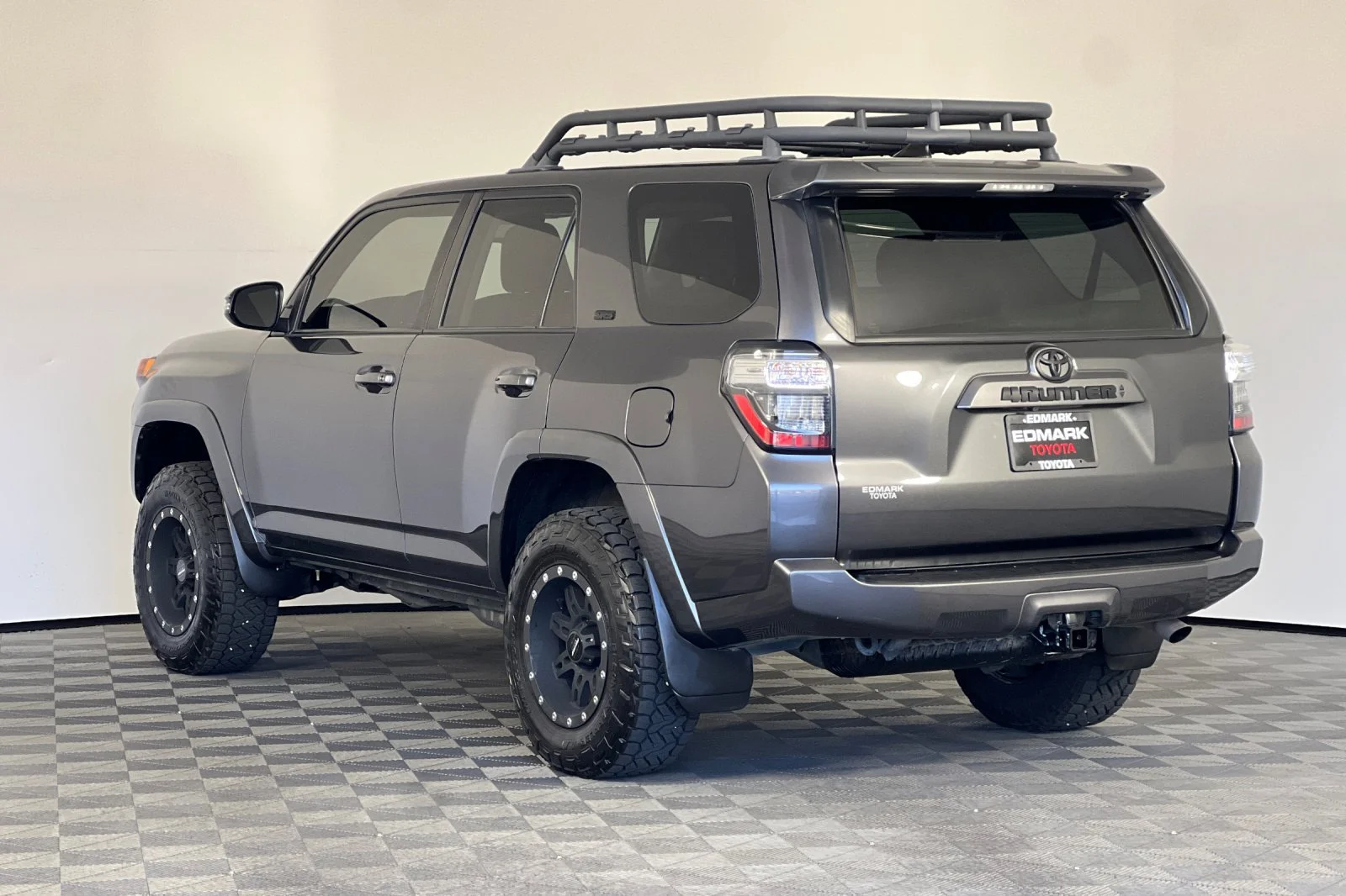 Used 2022 Magnetic Gray Metallic Toyota SR5 Premium image 5