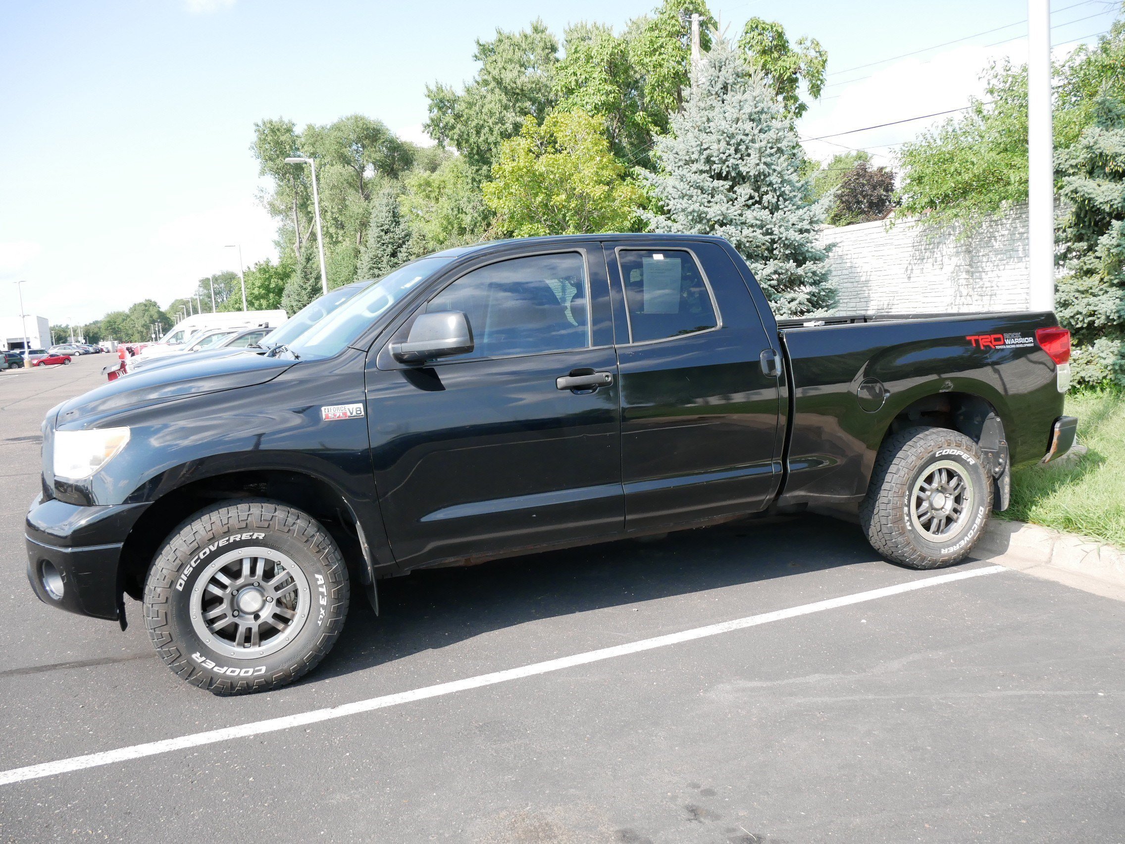 Used 2010 Black Toyota DBL 4WD FFV V8 5. image 4