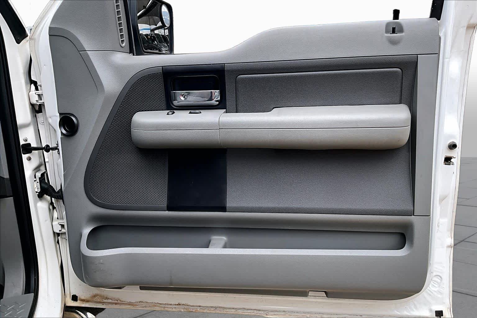 Used 2007 White Sand Tri-Coat Metallic Ford XLT image 23