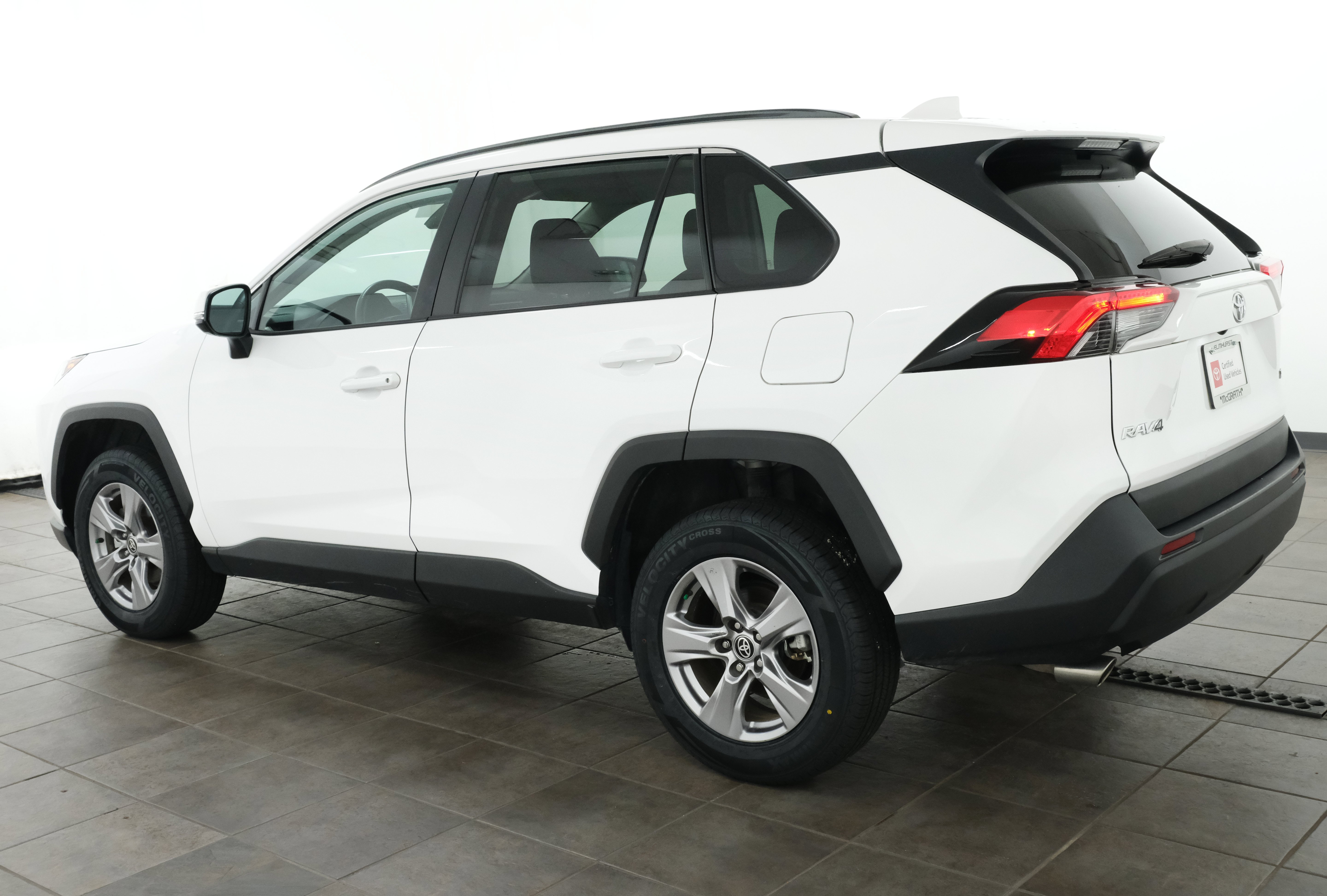 Certified Used 2025 Ice Cap Toyota XLE image 4