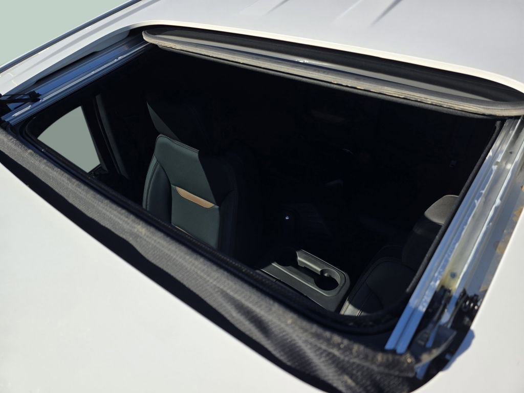 Used 2021 Summit White GMC AT4 image 4