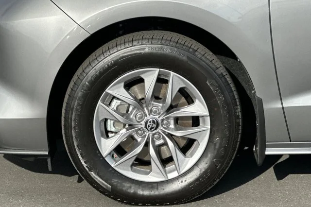 Certified Used 2026  Toyota XLE image 34