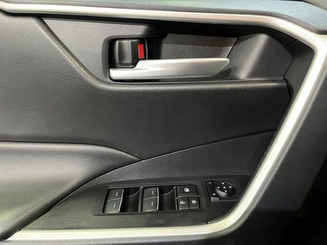 Certified Used 2025  Toyota XLE image 13