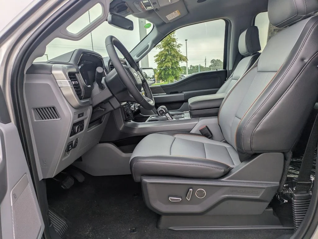 New 2026 Iconic Silver Metallic Ford Lariat image 19