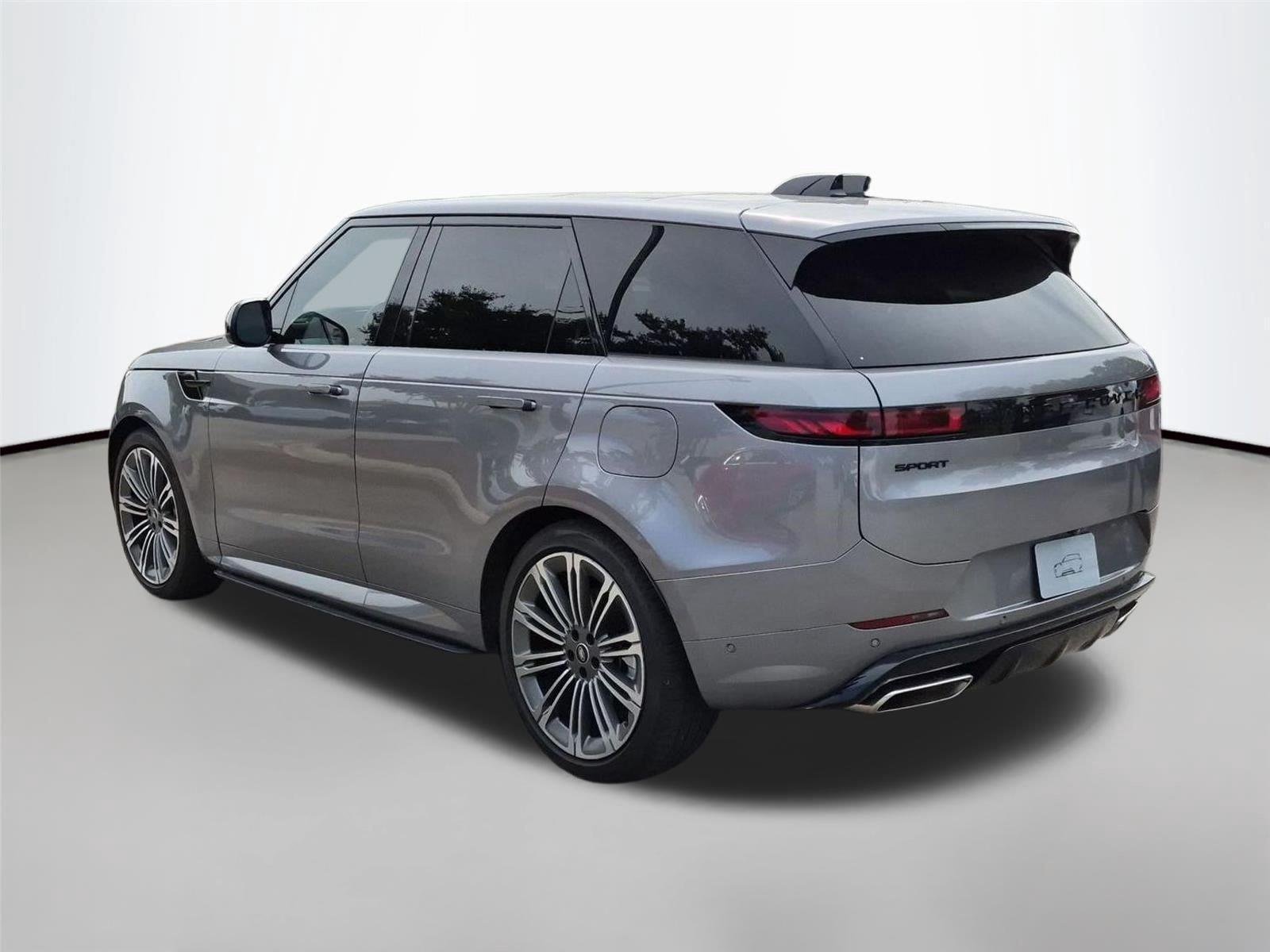 Used 2025 Eiger Grey Metallic Land Rover Dynamic SE image 3