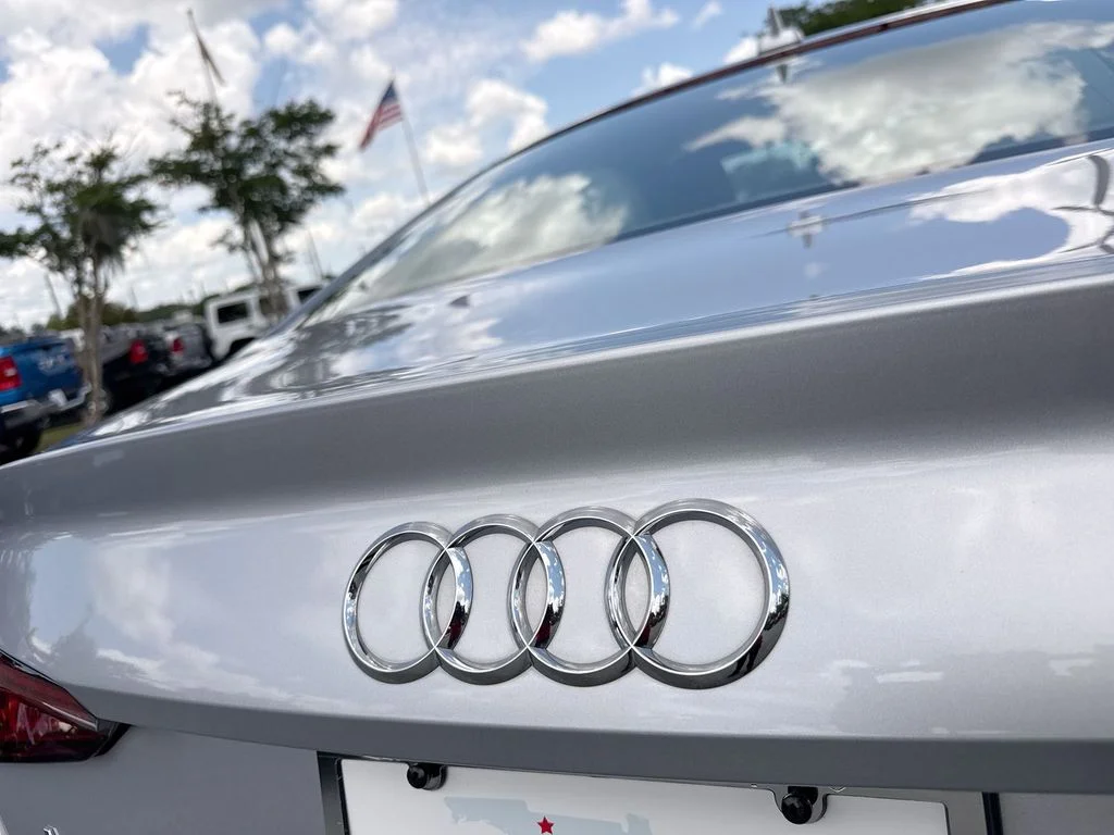 Used 2019 Silver Metallic Audi 2.0T Prestige image 6