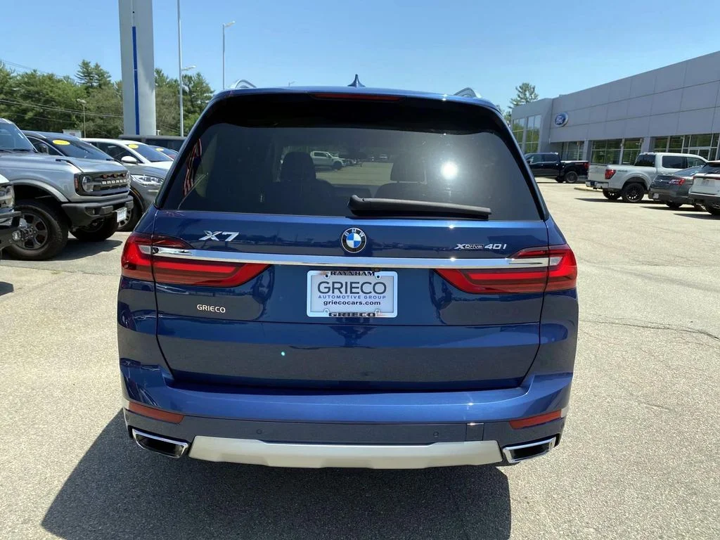 Used 2021 Phytonic Blue Metallic BMW xDrive40i image 4