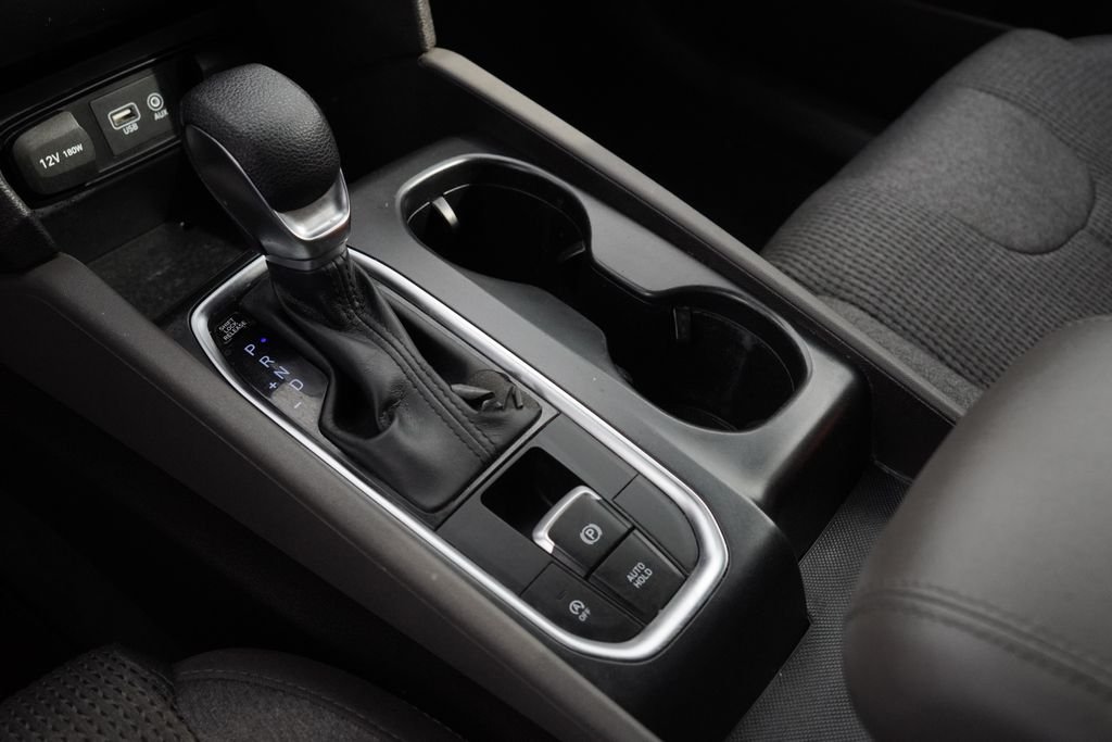 Certified Used 2020 Black Hyundai SE image 25