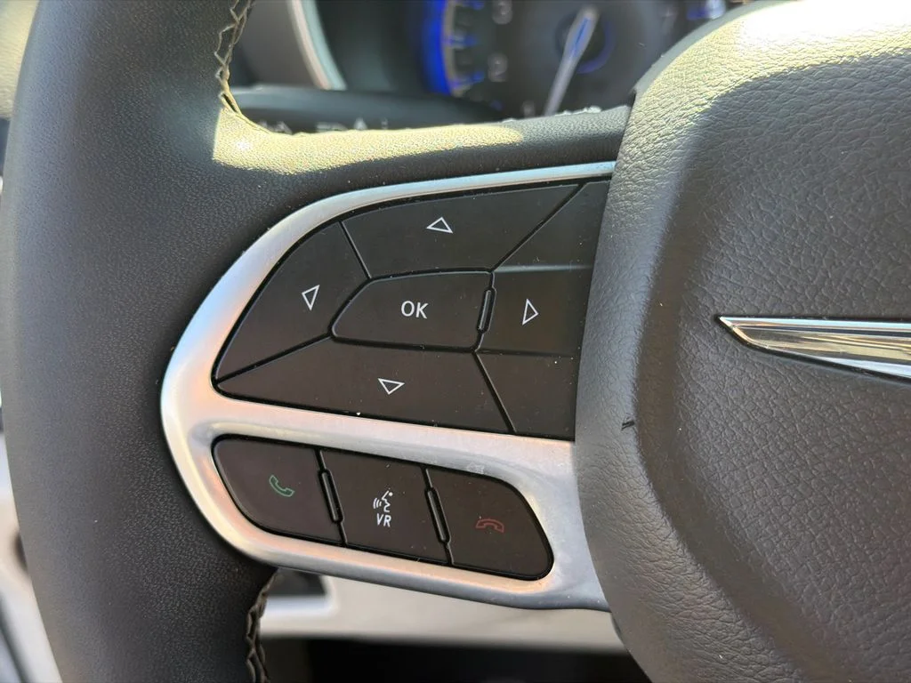 Used 2024 White Chrysler Touring L image 23