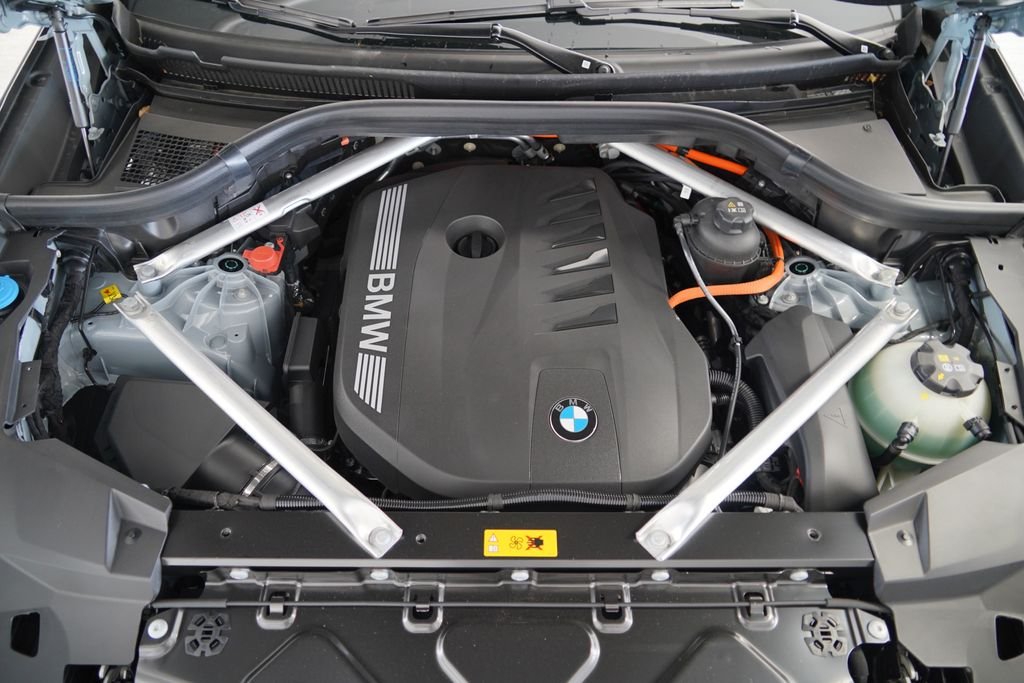 New 2026 Brooklyn Grey Metallic BMW xDrive50e image 22