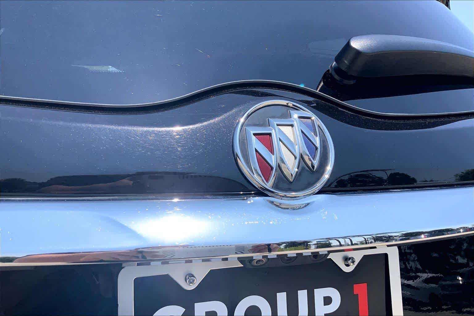 Used 2022 Ebony Twilight Metallic Buick Premium image 10