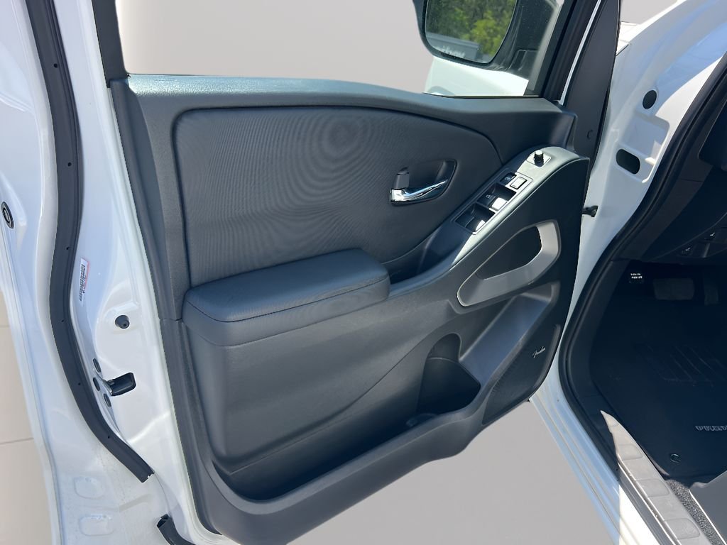Used 2024 Glacier White Nissan SL image 17