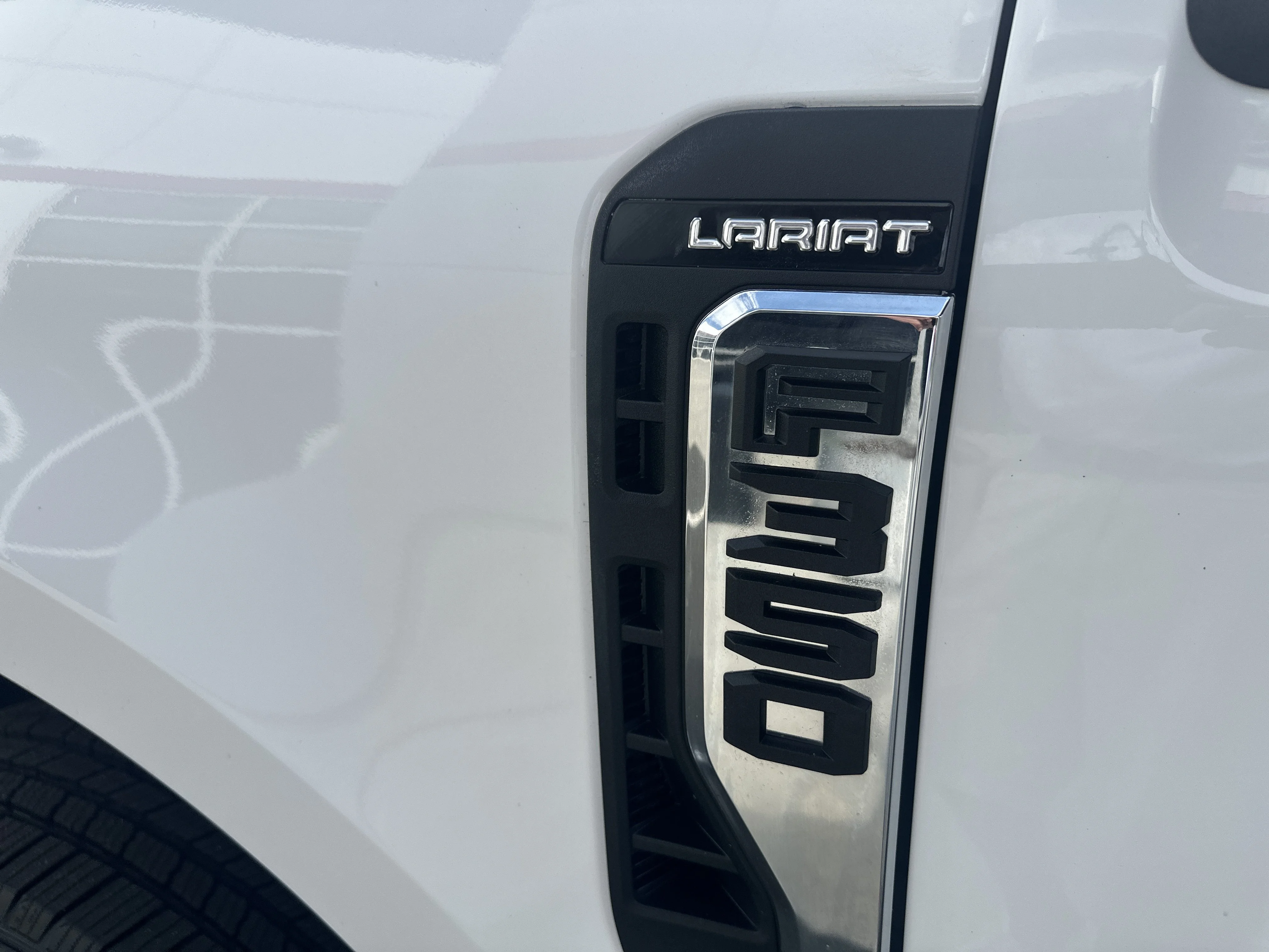 Used 2023  Ford  image 10