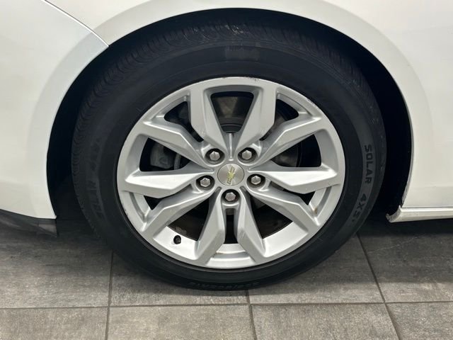 Used 2016 White Chevrolet LT image 6