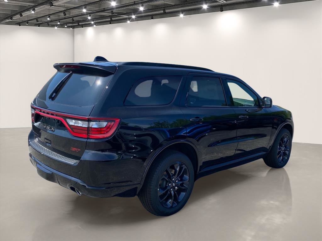 New 2026 Diamond Black Clear-Coat Exterior Paint Dodge GT Plus image 4