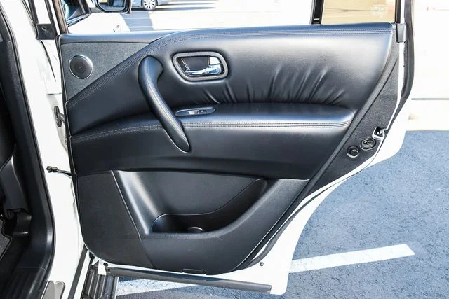 Used 2022 White Nissan SL image 28