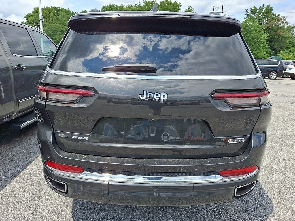 Used 2022 Rocky Mountain Pearlcoat Jeep Overland image 5
