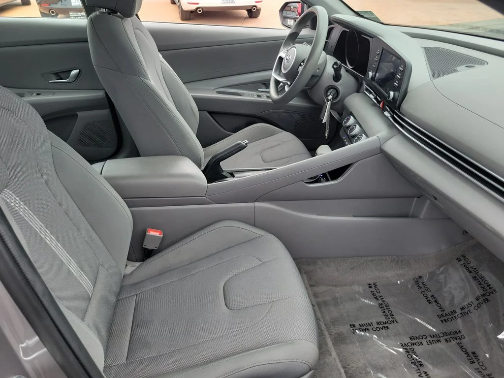 Used 2023 Fluid Metal Hyundai SE image 19