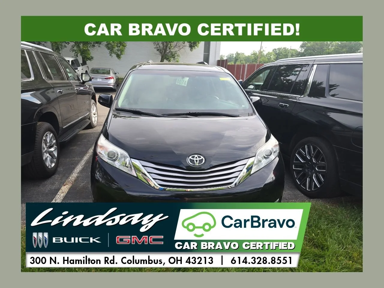 2017 Toyota Sienna XLE Premium V6 8-Passenger's photo