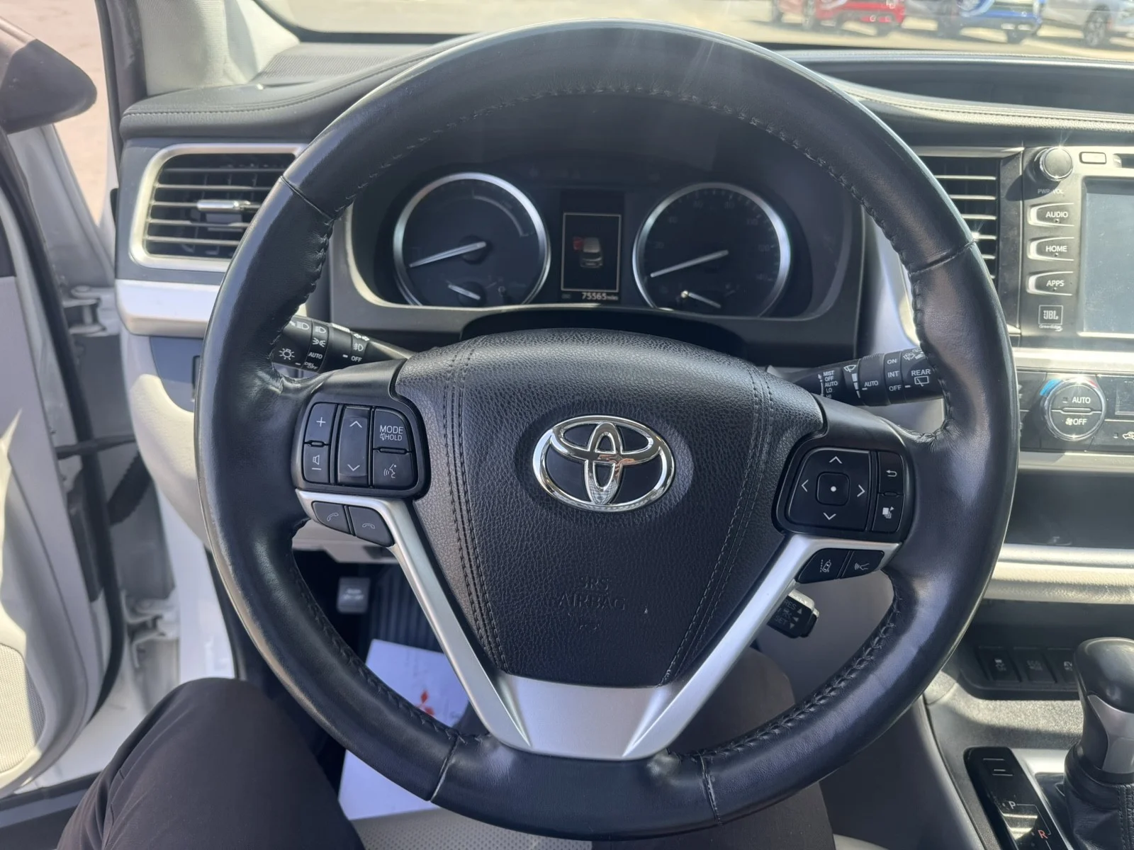 Used 2019  Toyota Hybrid Limited image 18