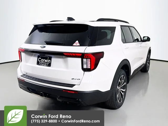 New 2026 Star White Metallic Tri-Coat Ford ST-Line image 7