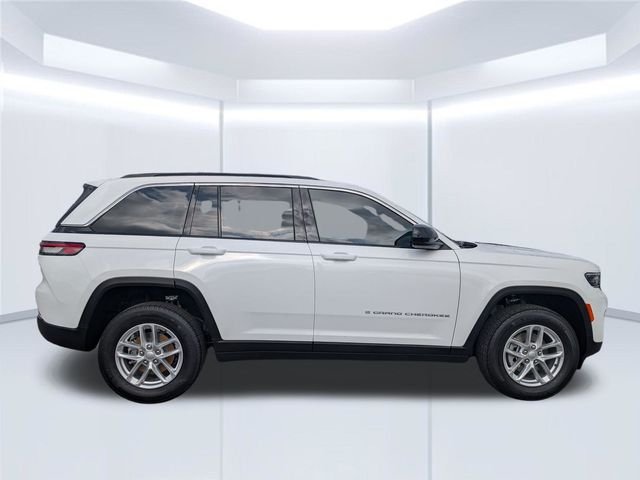 New 2026 Bright White Clearcoat Jeep Laredo image 7