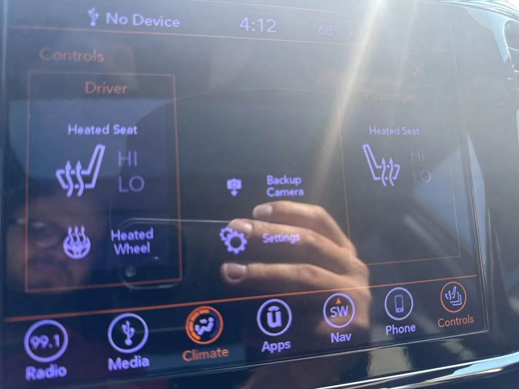 Certified Used 2019 Diamond Black Jeep Altitude image 28