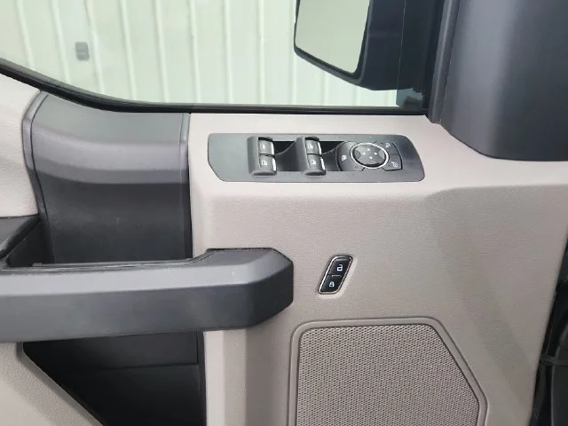 Used 2017 Gray Ford XL image 27