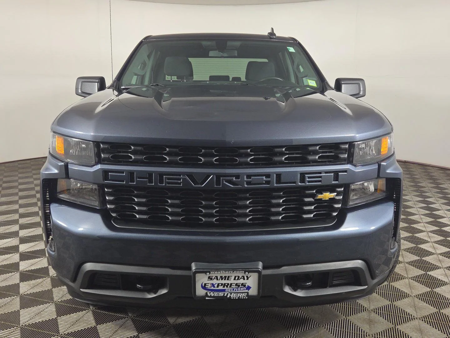 Used 2021 Shadow Gray Metallic Chevrolet Custom image 21