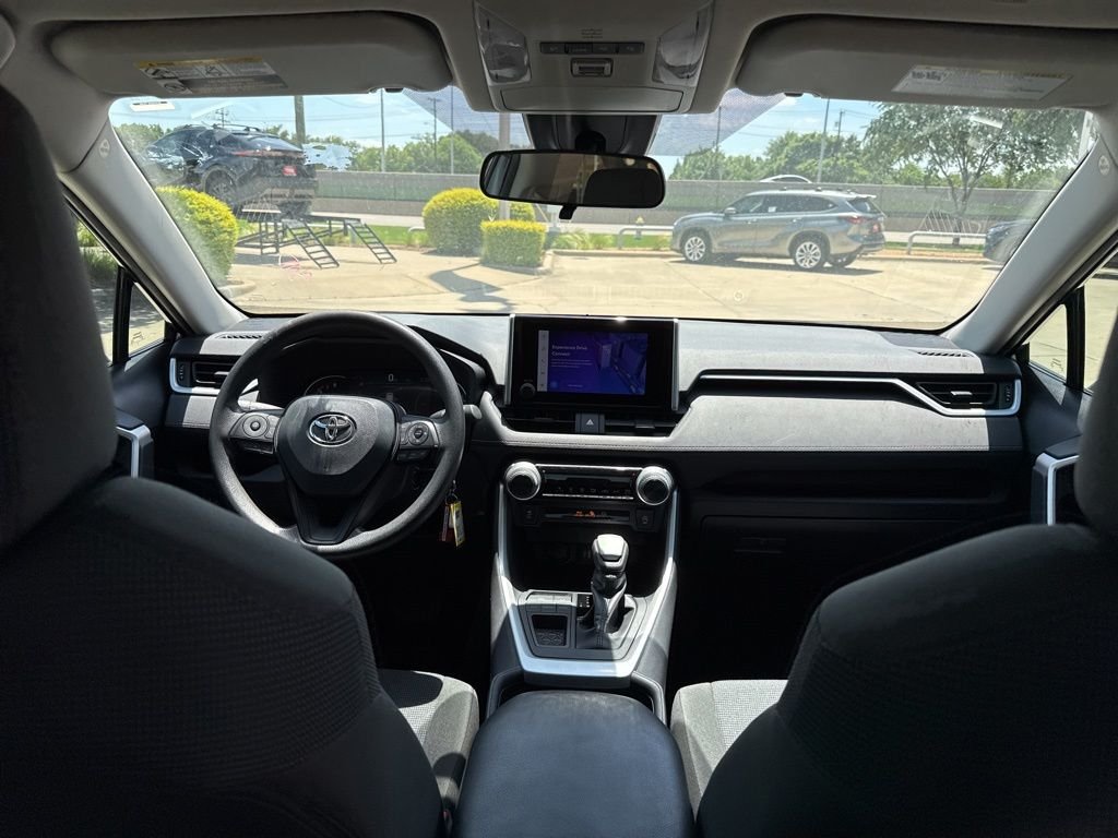 2024 Toyota RAV4 LE - Photo 11