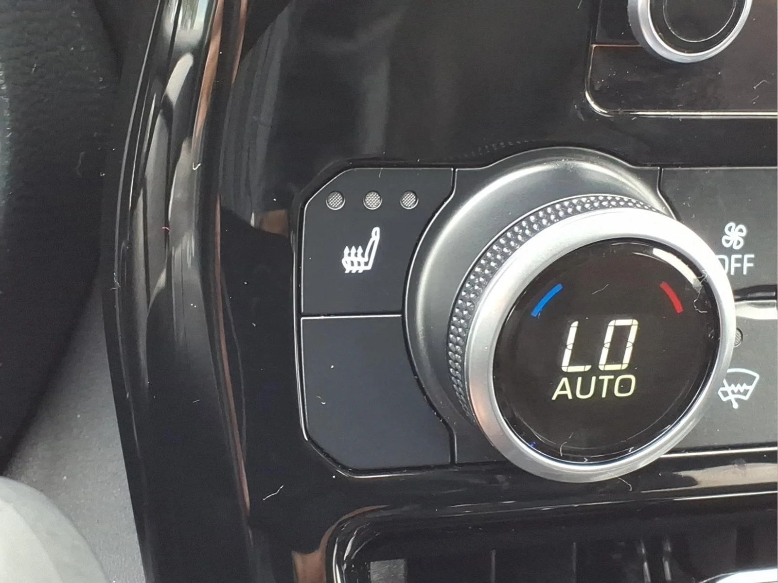 Used 2023 Beige Toyota XLE image 17