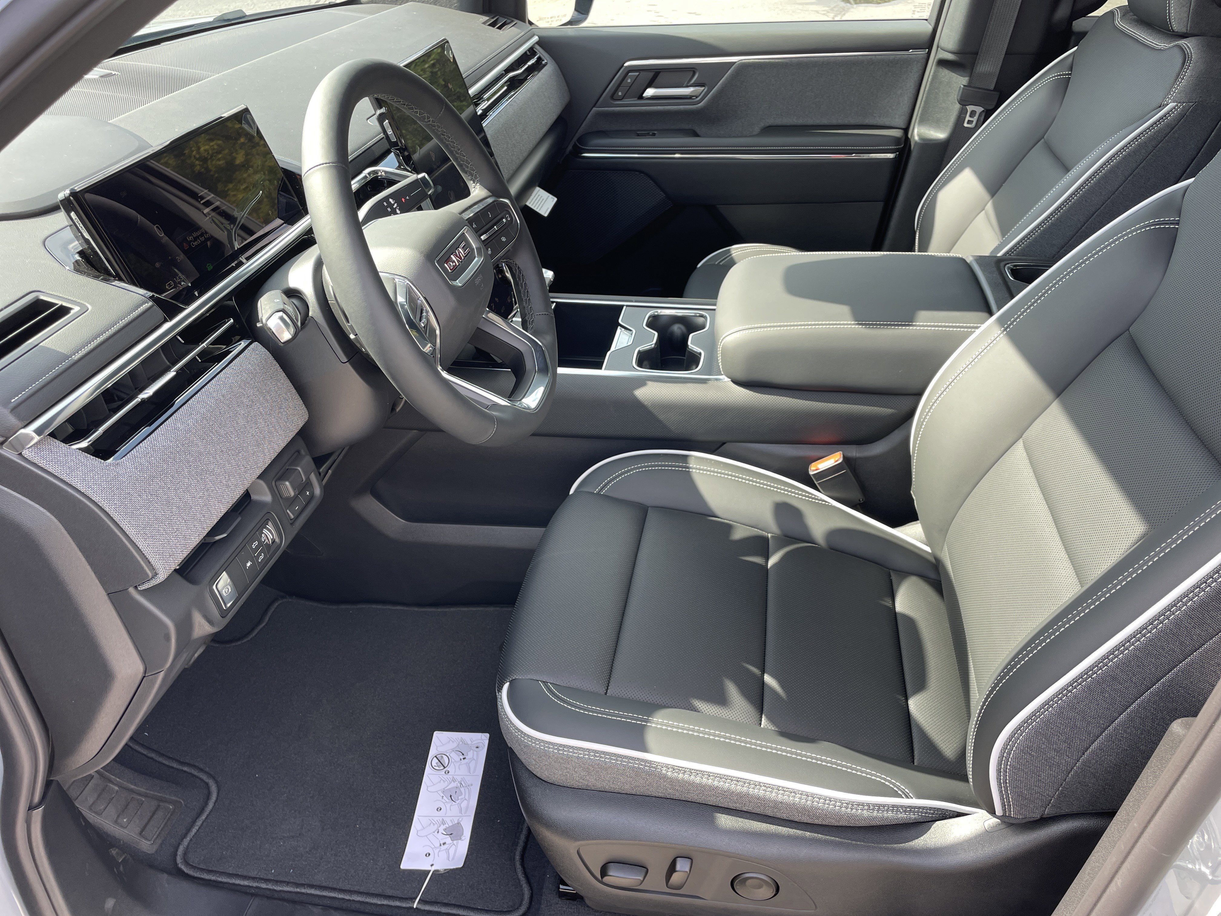 2026 GMC Sierra EV Elevation - Photo 11