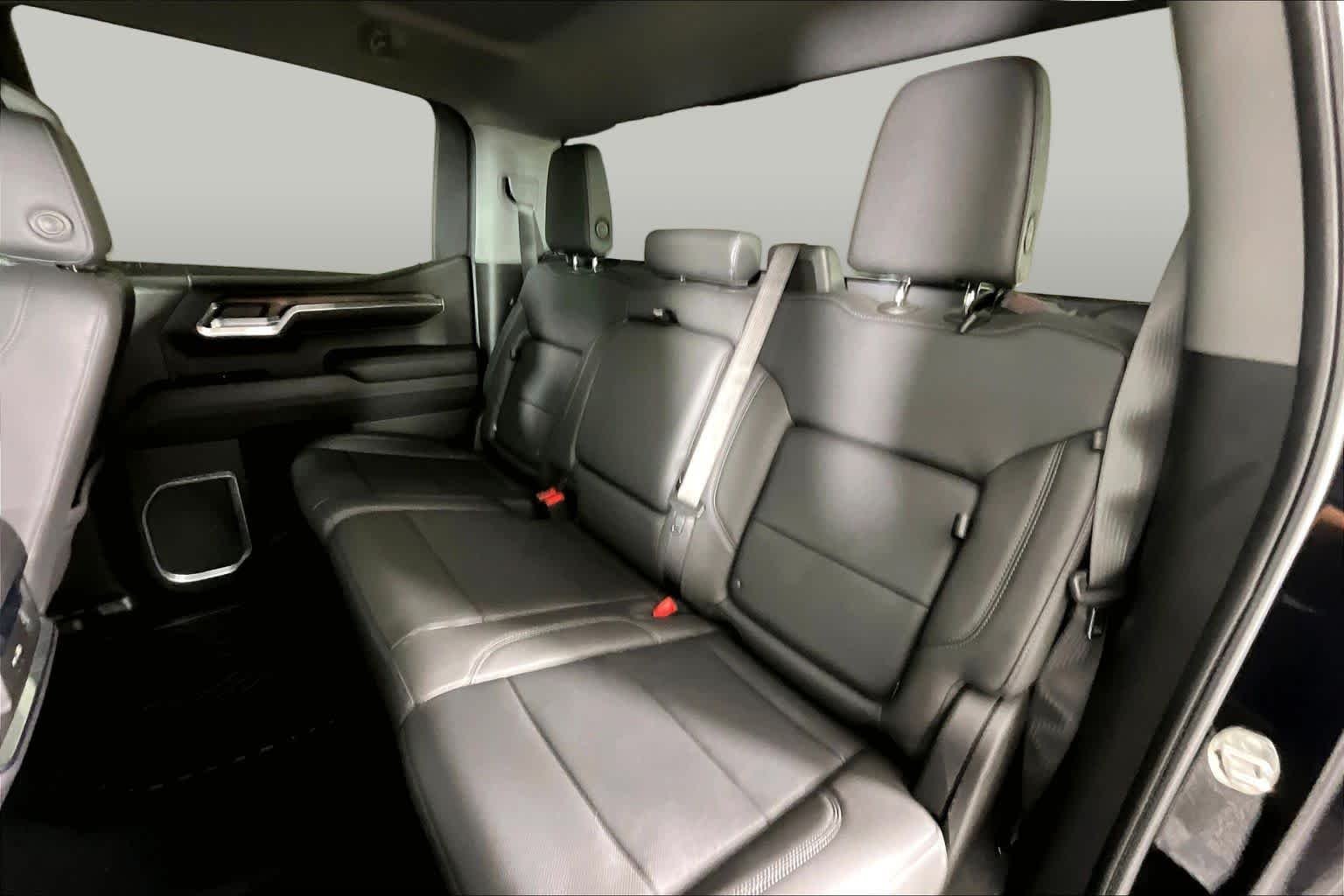 Used 2024 Onyx Black GMC SLT image 18