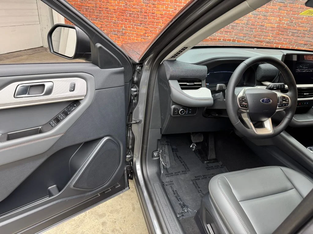 New 2026 Carbonized Gray Metallic Ford Active image 9