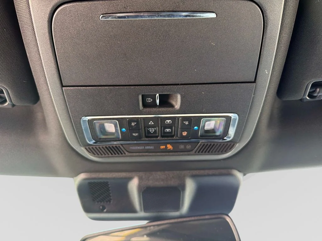Used 2022 Star White Ford Platinum image 31