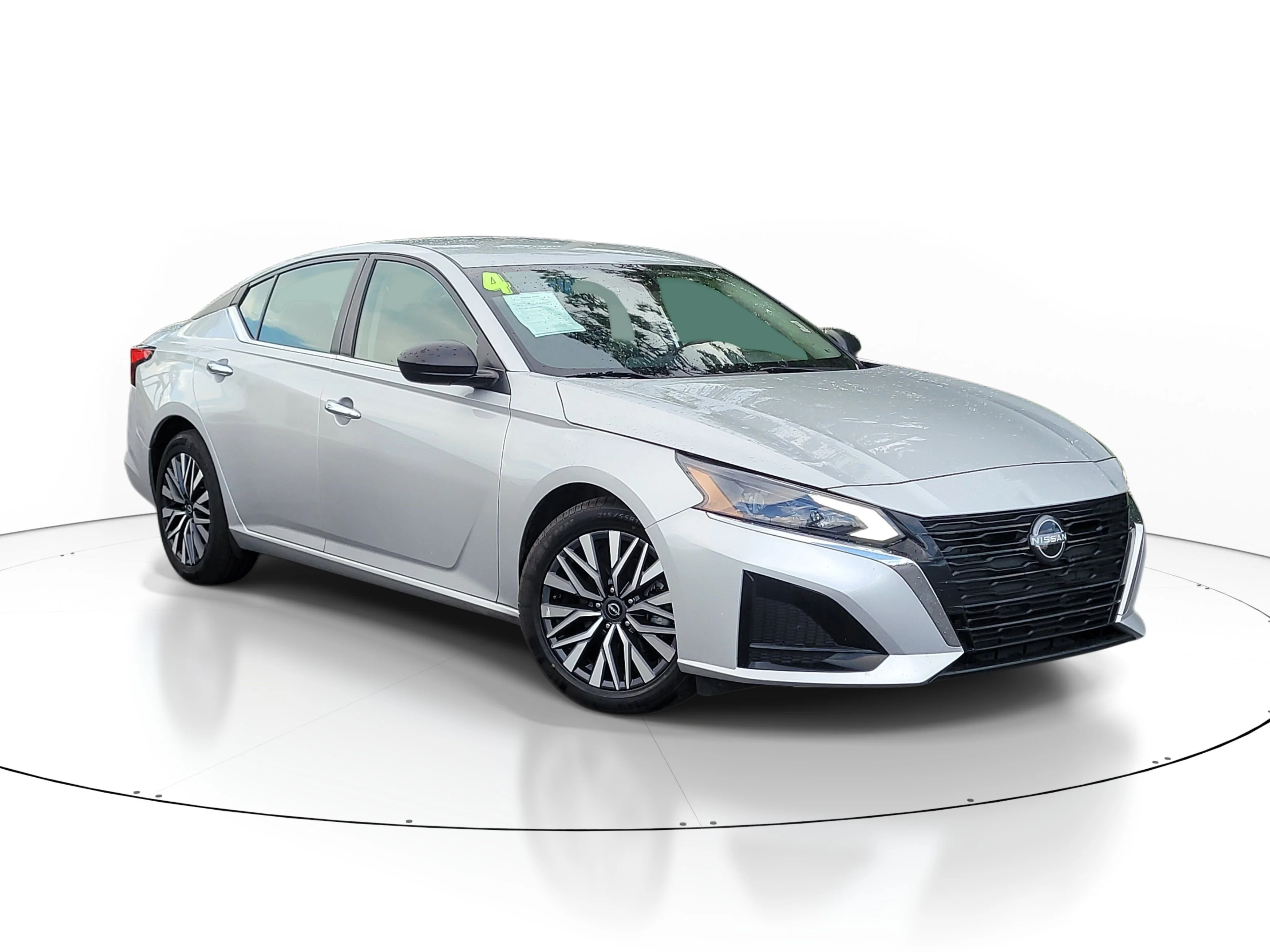Used 2024 Brilliant Silver Metallic Nissan 2.5 SV image 1