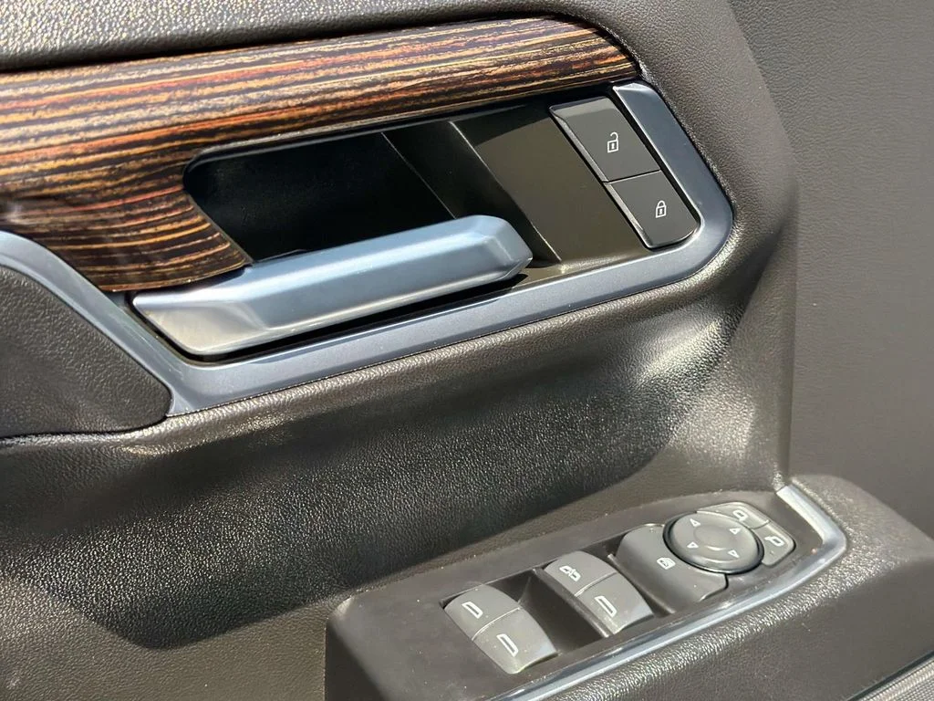 Used 2023 Summit White GMC Elevation image 26