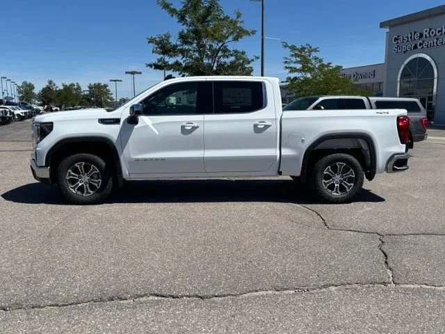 New 2026 Summit White GMC SLE image 2