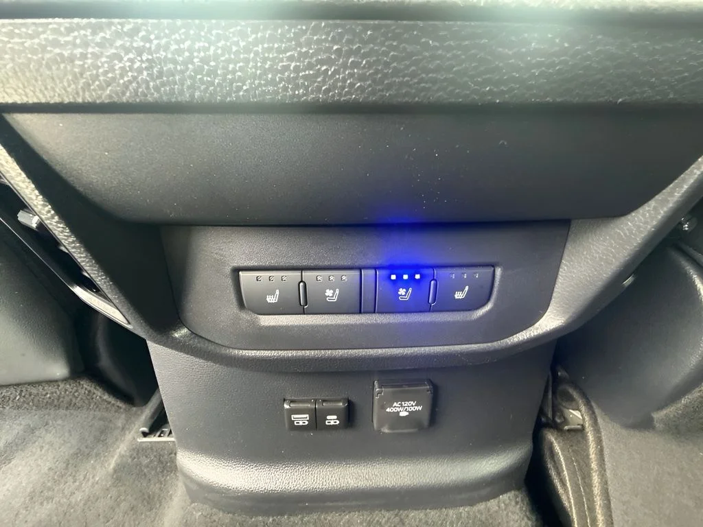 Used 2025 Silver Toyota Platinum image 8